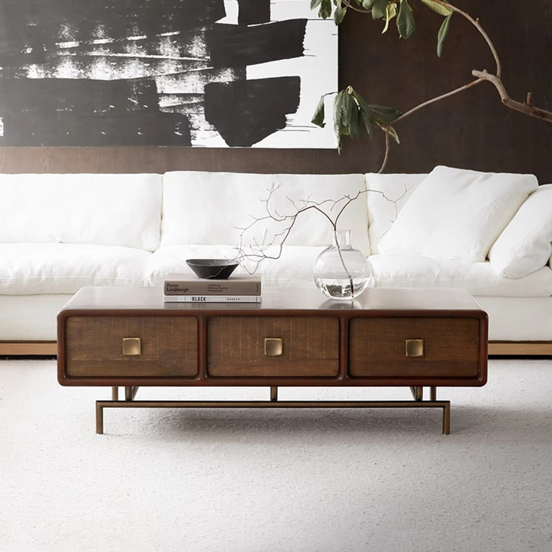 Table basse de style médiéval américain