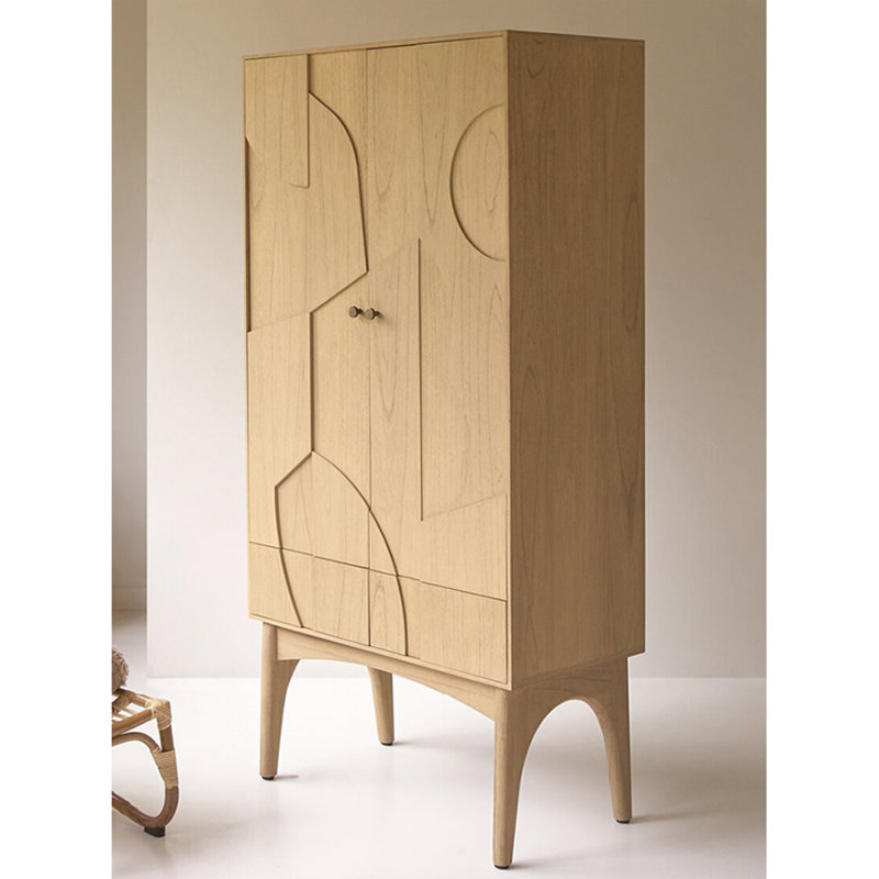 Armoire d'appoint sculptée à double porte