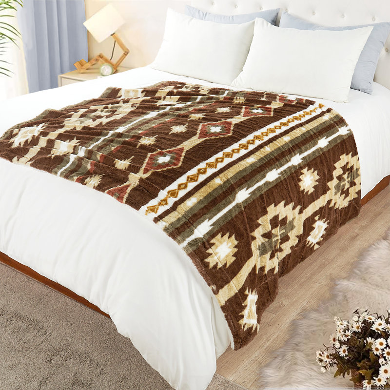 Jeté en microfibre Rustic Aztec, Chocolat, L 80 po x l 60 po