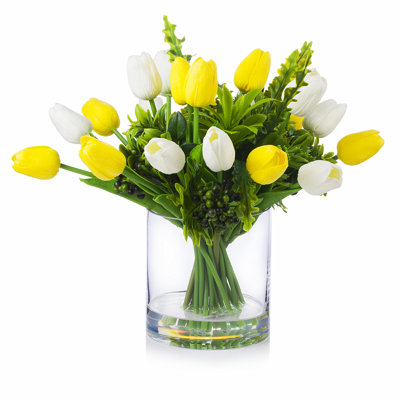 Tulipe artificielle dans un vase