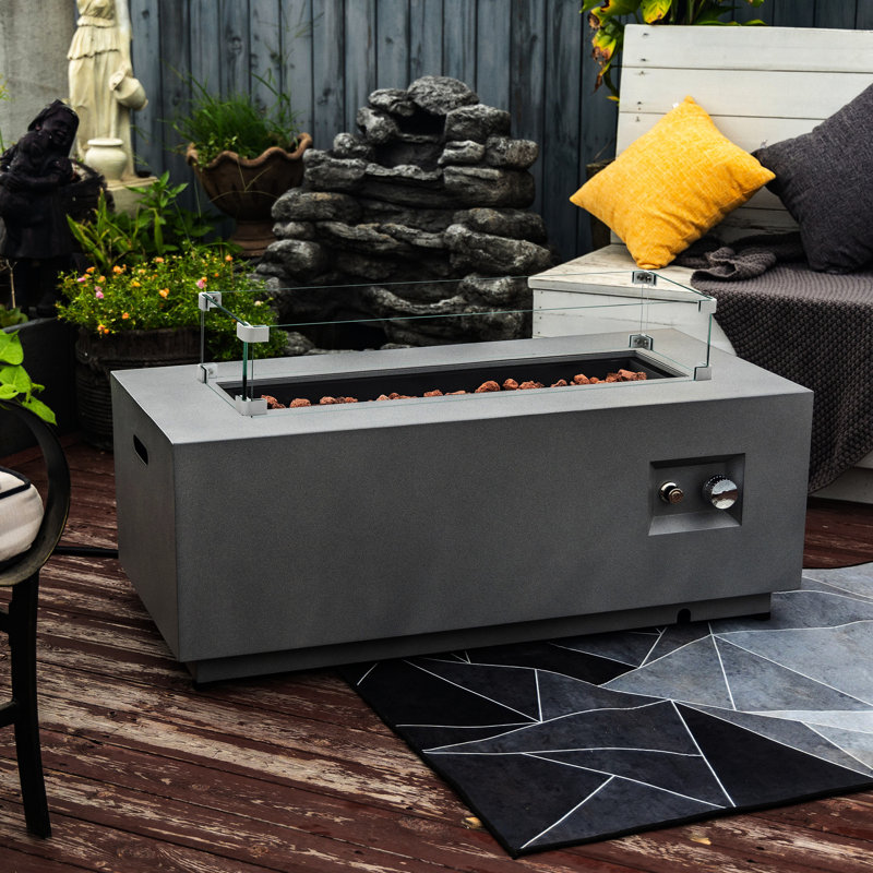 Table de feu d'extérieur en acier de 42 pouces - alimentée au propane, chauffage efficace, intensité de flamme réglable, haute, peu encombrante, facile à nettoyer et à entretenir, livrée avec un pare-brise en verre