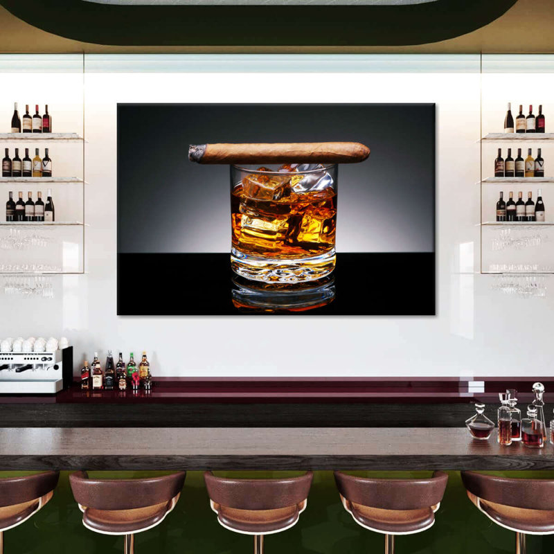 Cigare allumé sur whisky, reproduction sur toile, H 20 po x l 30 po x P 1,25 po