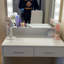 Bureau de coiffeuse avec miroir, lumières et grands tiroirs, 3 modes d'éclairage pour le maquillage et le rangement