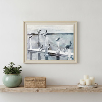 «Birds on the Pier», reproduction d'art encadrée blanche