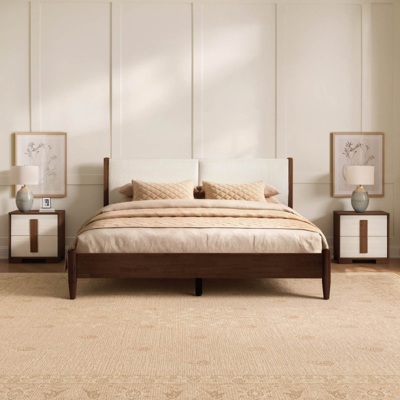 Lit plateforme tapissier en bois massif de style Mid-Century moderne en chenille, Très grand lit, Noyer