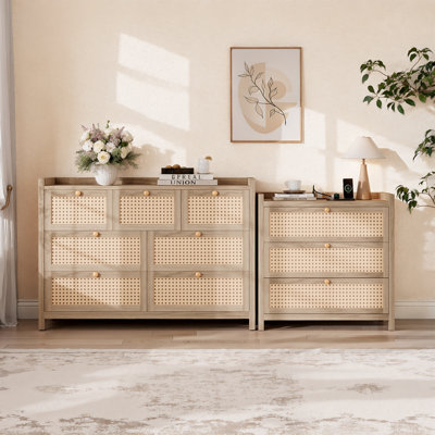 Ensemble de chambre à coucher 2 pièces 2 pièces, commode 7 tiroirs 47,2 po en rotin et table de chevet 3 tiroirs 30 po avec station de charge