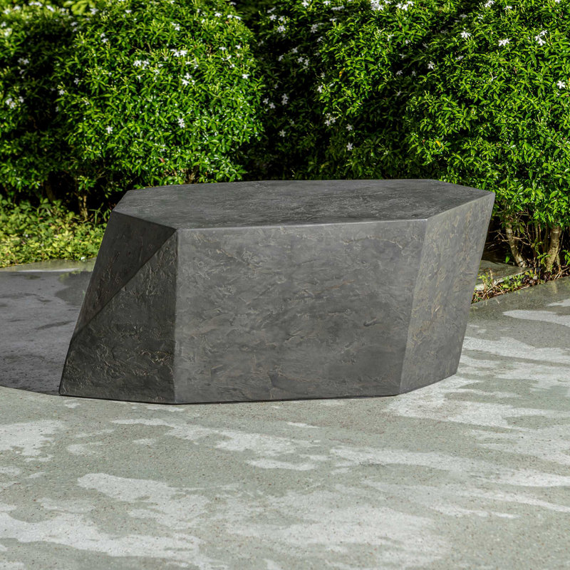 Table basse d'extérieur en ardoise Halvorson