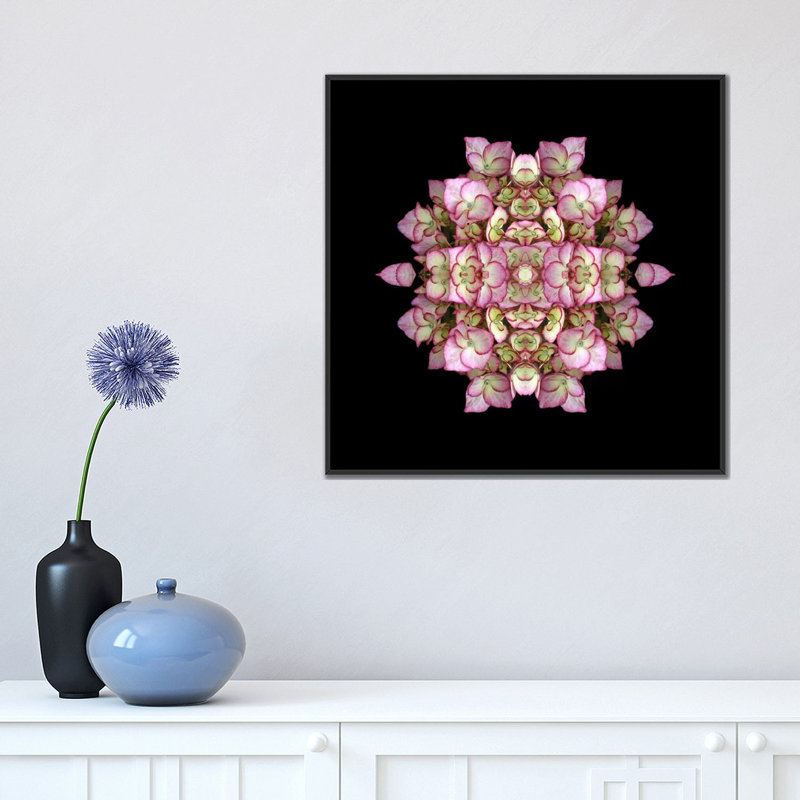 « hortensia symmetry », impression sur toile, Toile avec cadre noir, Pas de tapis, H 18 po x l 18 po x P 1,5 po