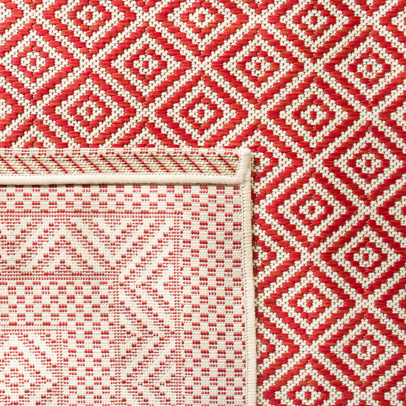 Tapis intérieur / extérieur beige / rouge à motif géométrique Arneshia, Rectangle 5 pi 3 po x 7 pi 7 po