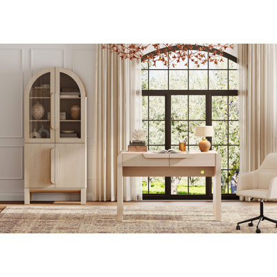 Ensemble de bureau 2 pièces, bureau de direction moderne de 47 po avec station de charge et tiroirs et bibliothèques arquées à 5 niveaux de hauteur de 71 po avec porte vitrée pour le salon, la chambre à coucher et le bureau à domicile