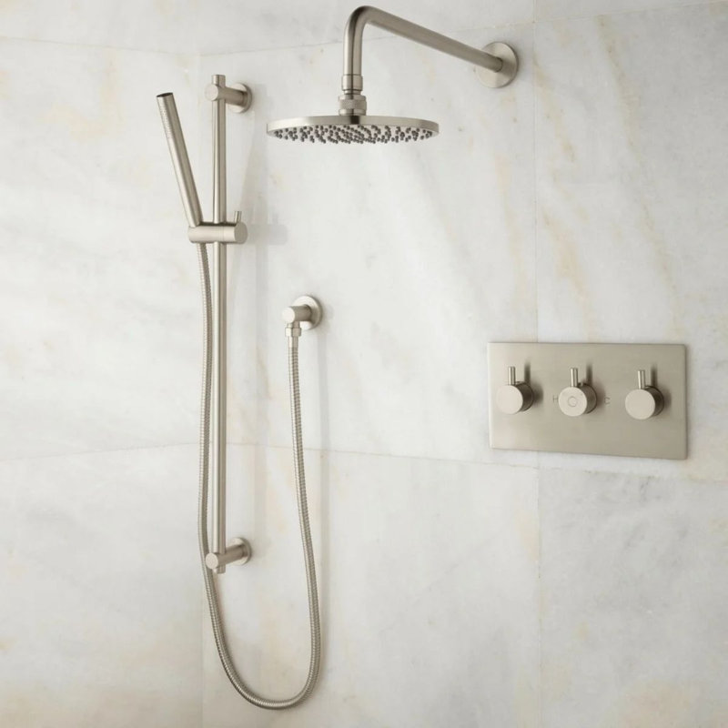 Douche en nickel brossé avec mélangeur à trois poignées BathSelect et douchette à main 8 po., Fixation au plafond, 16, Carrée