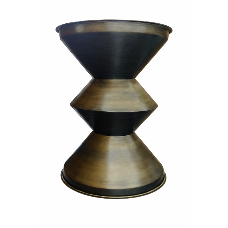 Table d'échecs en laiton antique, Laiton antique
