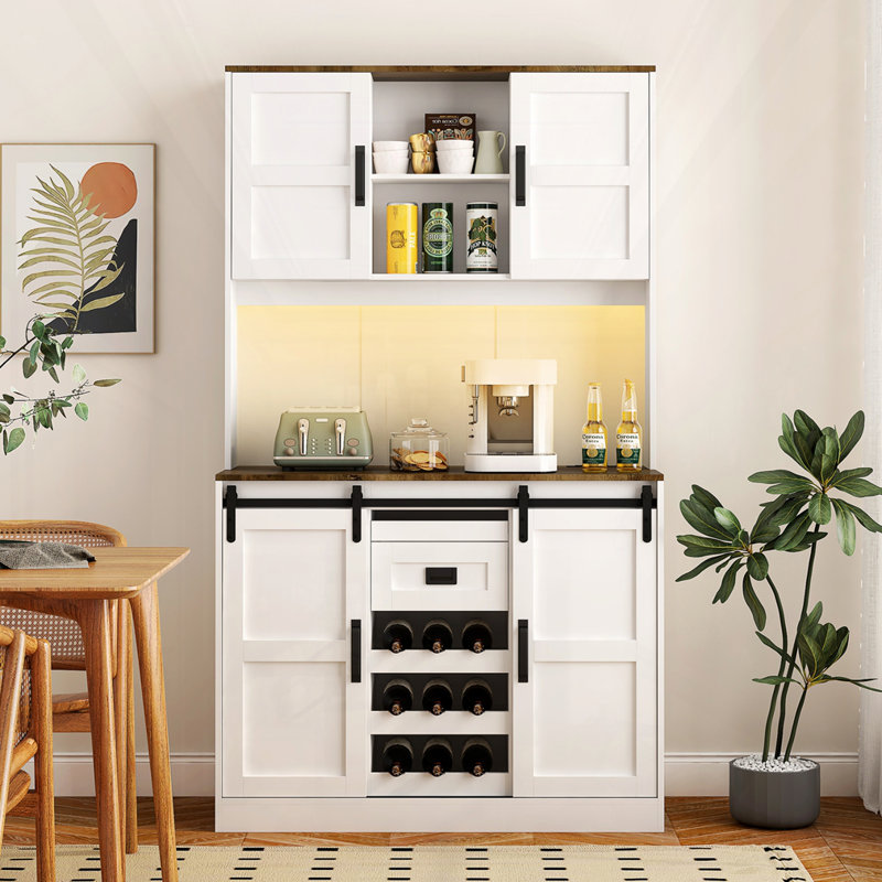 Armoire de cuisine avec porte de grange coulissante