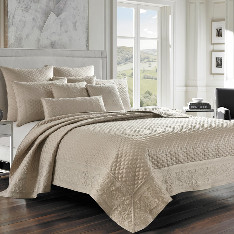 Lyndon Full/Queen Coverlet, Full/Queen Quilt, Pearl