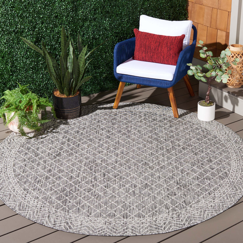 Courtyard Performance Geometric Indoor/Outdoor Area Rug, Round 6'7"