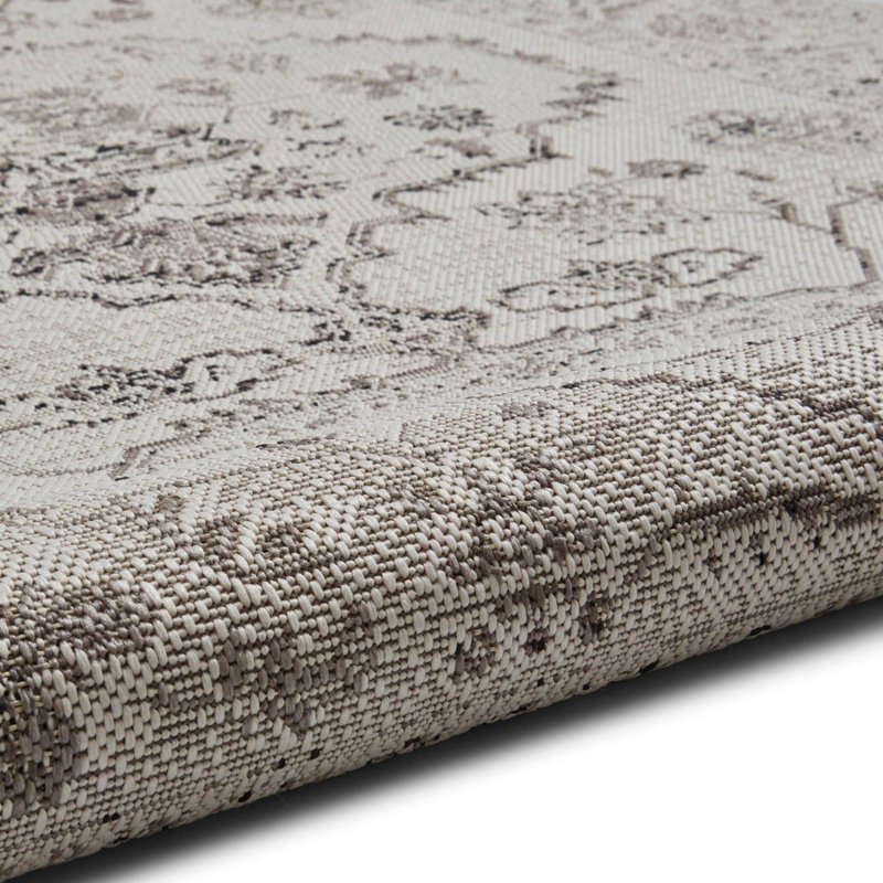Britnei Floral Indoor / Outdoor Area Rug, Rectangle 200 x 290cm
