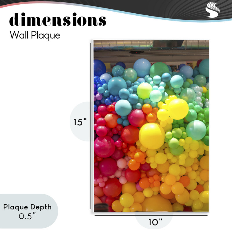Plaque murale avec ballons colorés, design par Lish Creative, H 15 po x l 10 po