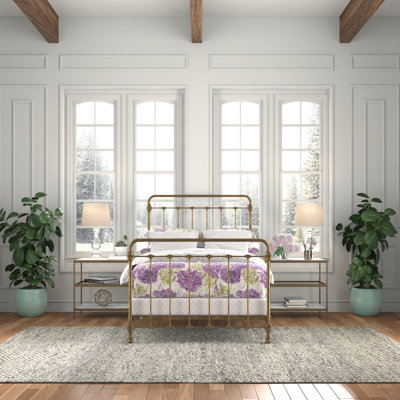 Lit en fer Picket Fence