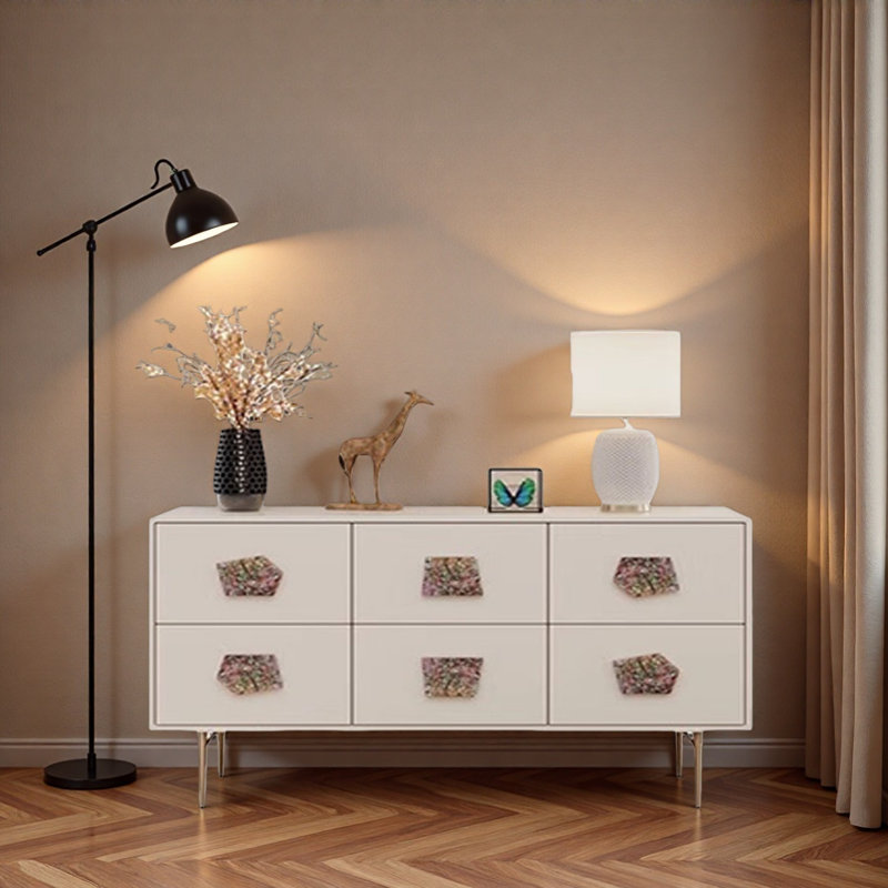 Buffet artistique de style crème français, H 33,46 po x l 62,99 po x P 15,75 po