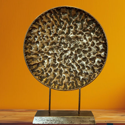 Zaundra Golden Circle / Sculpture