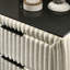 Large table de chevet en velours côtelé de couleur crème Wale