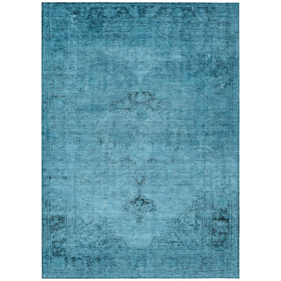 Tapis lavable intérieur / extérieur bleu denim et bleu marine HomeRoots 5 pi x 8 pi