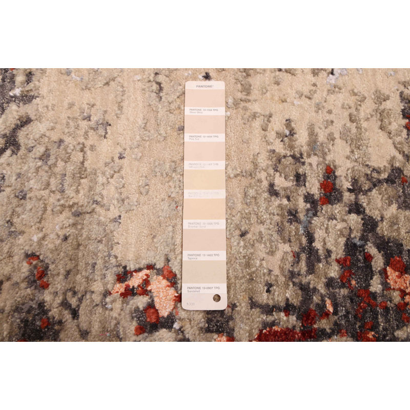 Tapis beige Legacy 2 pi 6 po x 12 pi 8 po