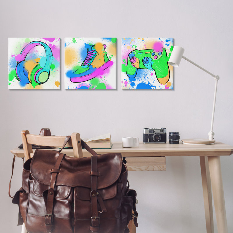 Ensemble de 3 toiles d'art urbain sur toile et espadrilles par Marcus Prime
