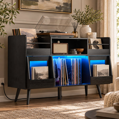 Meuble pour platine vinyle avec rangement pour disques, portes coulissantes en verre cannelé, prises électriques et éclairage DEL, noyer, 122,4 cm