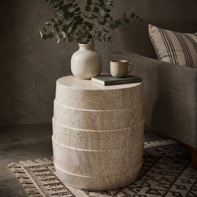 Table d'appoint d'extérieur moderne à l'apparence de travertin MGO moderne, table d'appoint toutes saisons avec texture nervurée pour patio, balcon et salon