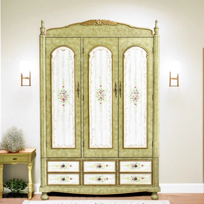 Armoire pastorale rétro