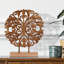 Sculpture en bois Youngblood sur base