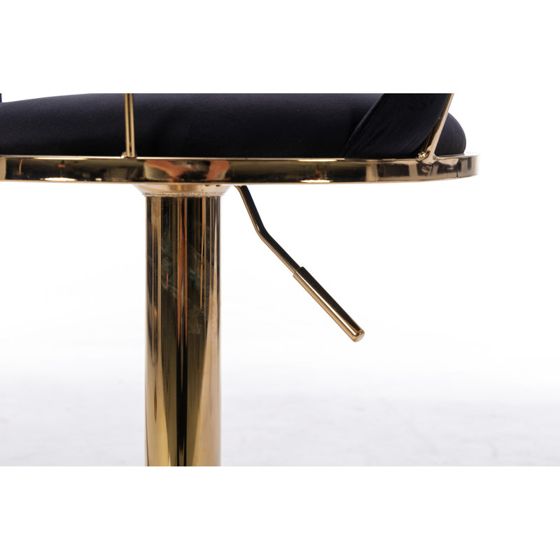 Lot de 2 tabourets de bar, velours noir, pattes dorées, pivotantes et réglables en hauteur, avec repose-pieds et base.