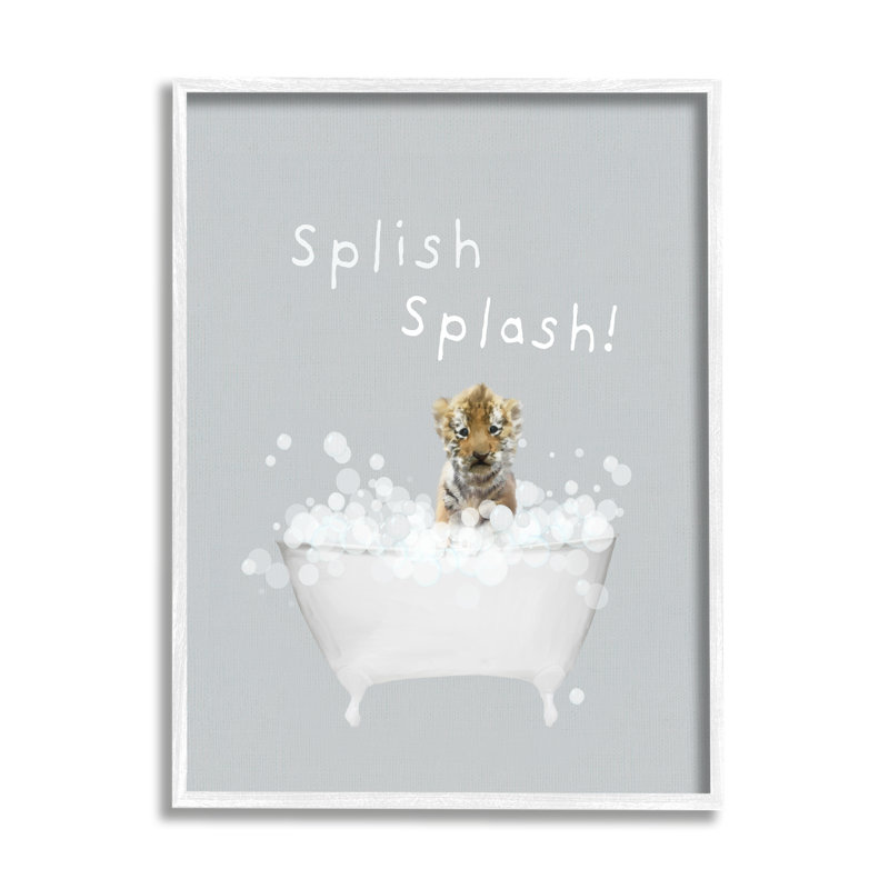 «Splish Splash Baby Tiger» par Leah Straatsma, Giclée encadrée blanc bord de mer, H 30 po x l 24 po x P 1,5 po