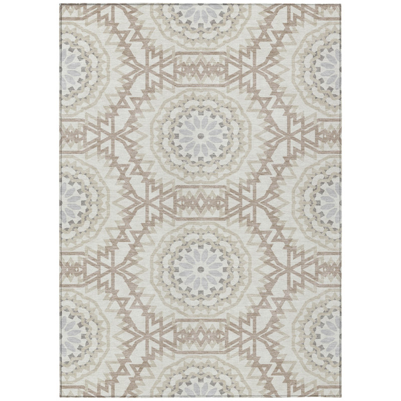 Tapis intérieur / extérieur ivoire 8 pi x 10 pi beige et argenté à motif de médaillons floraux