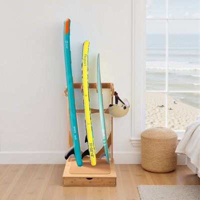 Support de planche de surf vertical, support de planche de surf en bois à 3 niveaux pour le rangement et la présentation, organisateur de support de planche autoportant avec crochets de suspension et rembourrage en liège, pour planche de sillage, planche à neige, planche à voile