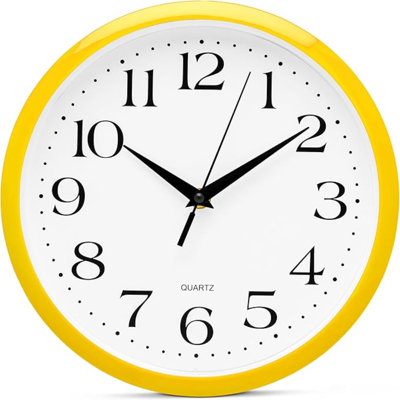 Bernhard Products Horloge murale jaune 10 pouces Silencieux silencieux à piles Facile à lire Salle de classe ronde Décoration pour enfants Salle de jeux Chambre de bébé