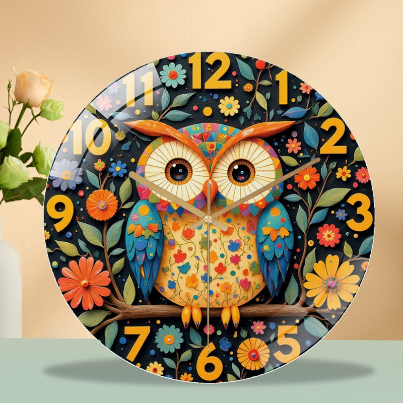 Horloge murale colorée avec des fleurs et des chiffres