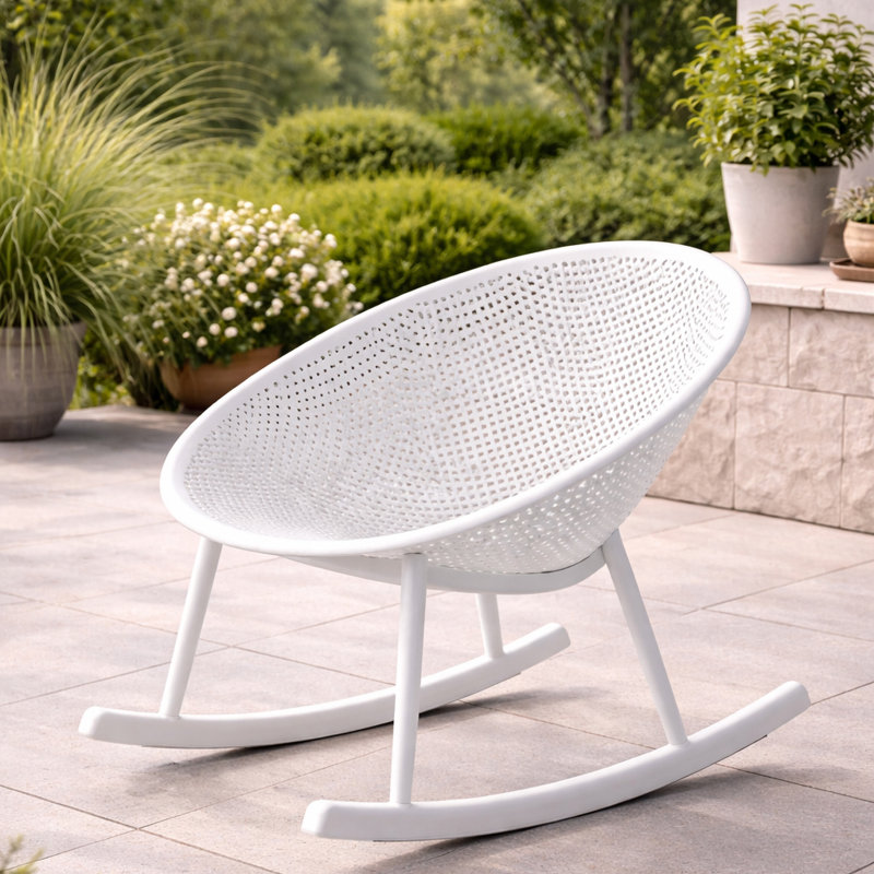 Chaises berçantes scandinaves minimalistes pour le patio, chaises berçantes en forme d'œuf et chaises d'intérieur et d'extérieur en plastique toutes saisons avec design perforé respirant pour la terrasse, le balcon, le solarium et le bord de la piscine, blanc