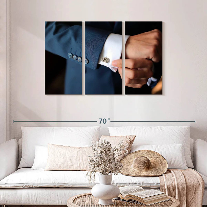 Shuttleworth Groom Cuff, 28" H x 45" W