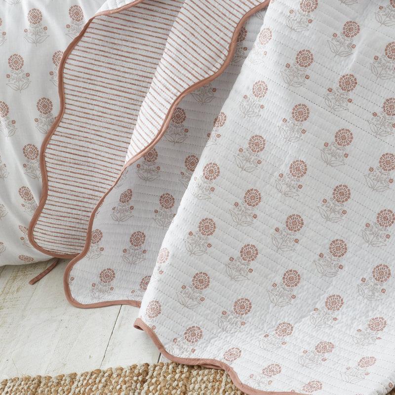 Woodblock Floral So Soft Quilted Bedspread Polyester Floral Bedspread