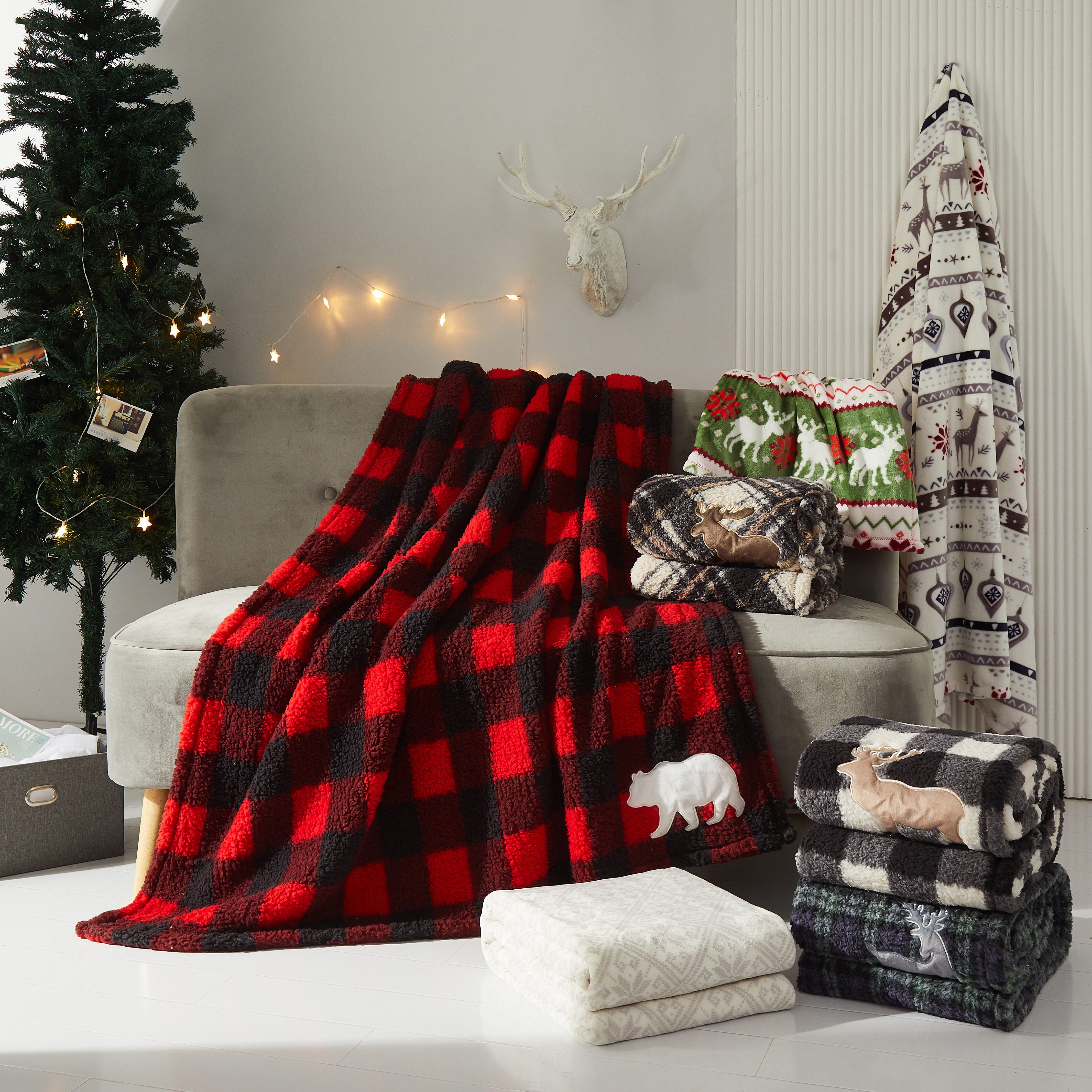 Dearfoams Merry Christmas Truck Pillow, 20'' x 20'', Dog and Tree