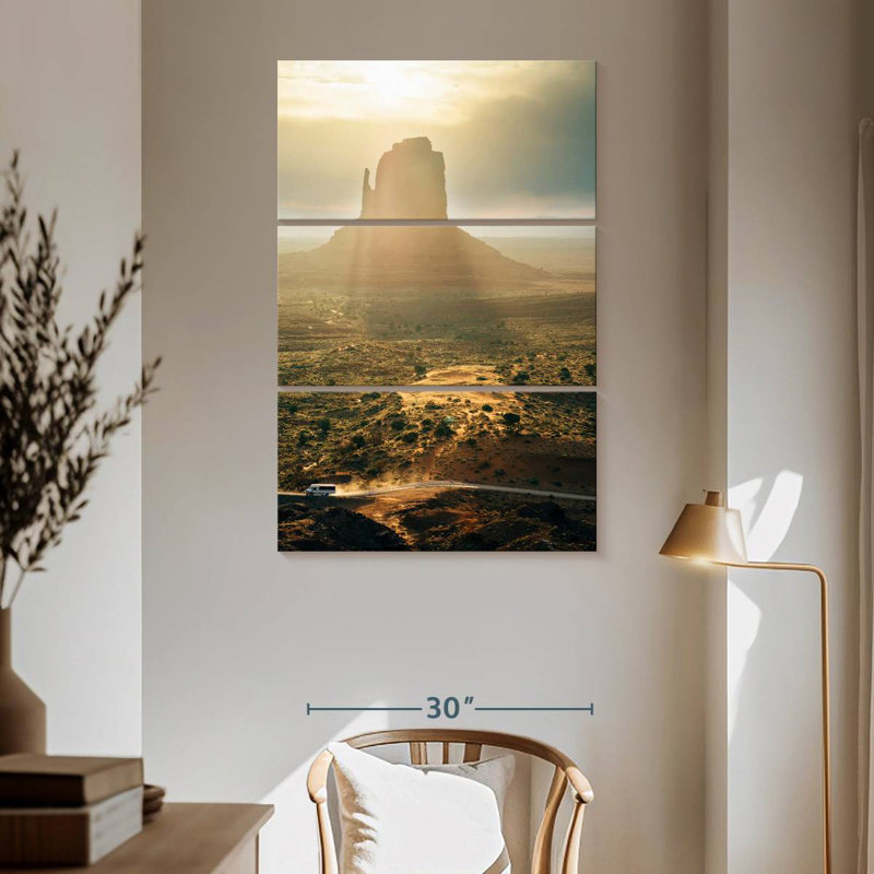 Nicci Monument Valley Arizona Sunrise, H 65 po x l 42 po