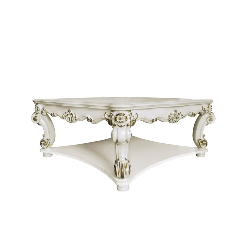 Table basse carrée Kelvin avec pieds à volutes et tablette inférieure