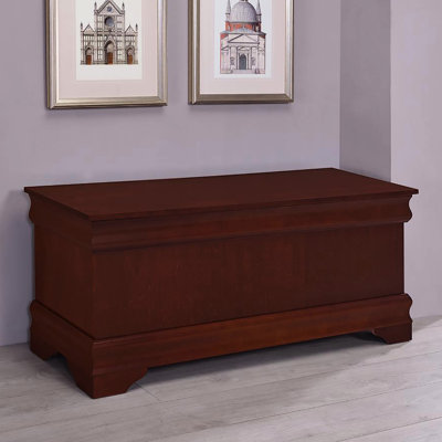 Coffre brun traditionnel de style traditionnel avec moulures incurvées, intérieur doublé pour garder vos souvenirs personnels en sécurité, 47 pouces de largeur, 17 de profondeur, 20 espaces de rangement pour les articles en laine
