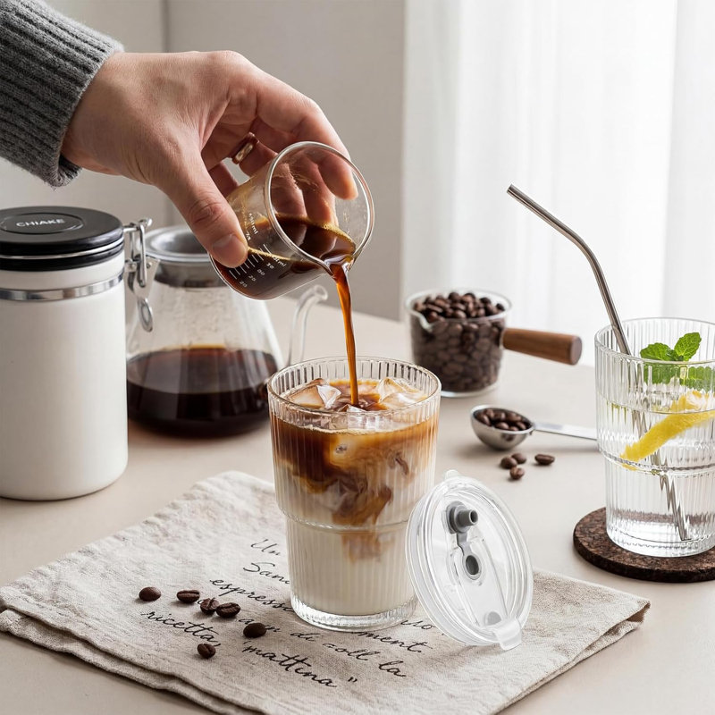 Gobelet transparent en verre nervuré avec couvercle et paille - Tasse à café glacée réutilisable 16 oz, verre à rayures verticales pour jus, thé à bulles, smoothies