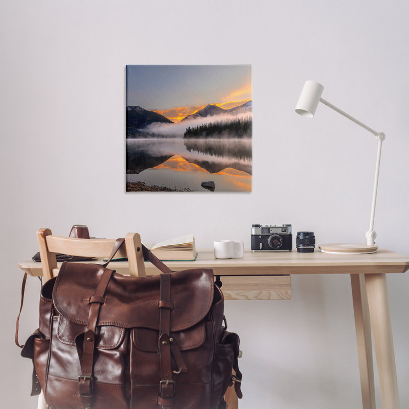 «Orange Sunset Lake Reflection» par Danita Delimont, H 30 po x l 30 po
