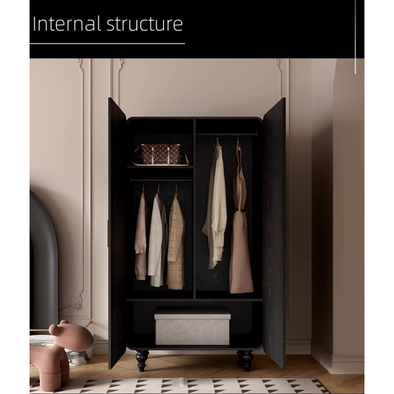 Armoire moderne pour femmes et chat noir