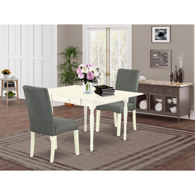 L'ensemble 3 pièces de table et chaises de cuisine contient une table de salle à manger rectangulaire avec Dropleaf et 2 chaises Parsons en tissu gris, lin blanc