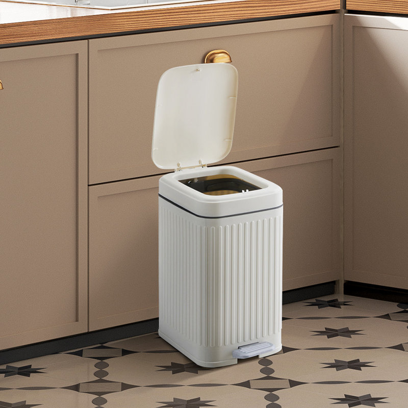 7 Litre Step On Waste Basket